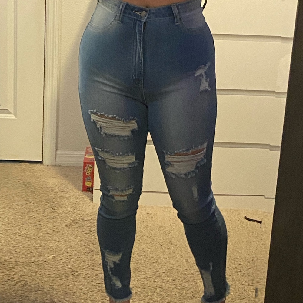 FashionNova Light-Wash High-Rise Skinny Jeans.